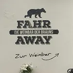 מלון - Weinbar Fahr Away 3*