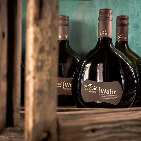 מלון - Weinbar Fahr Away 3*