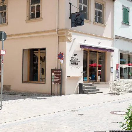 מלון - Weinbar Fahr Away 3*