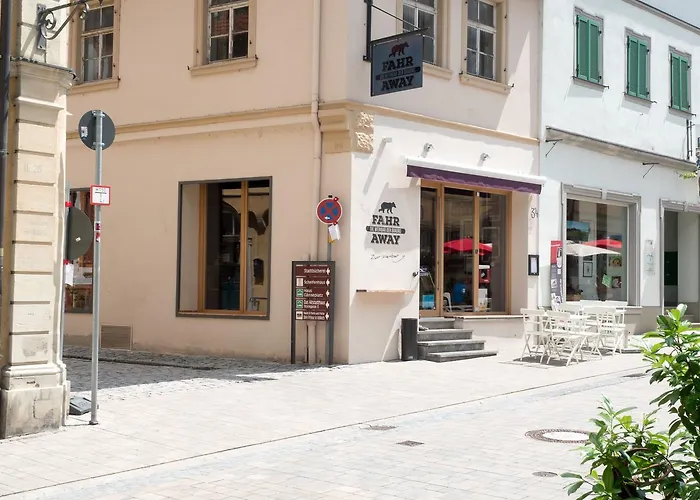 מלון - Weinbar Fahr Away 3*