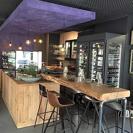 - Weinbar Fahr Away 3* 폴카흐