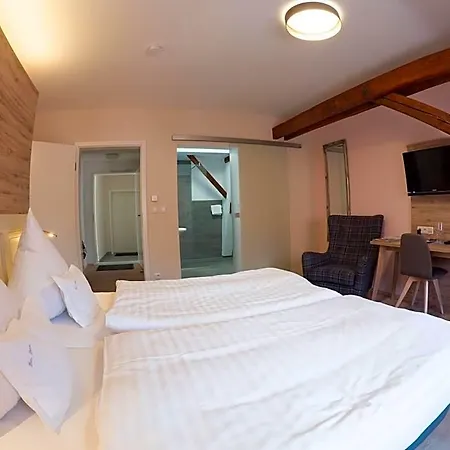 - Weinbar Fahr Away Hotel Volkach