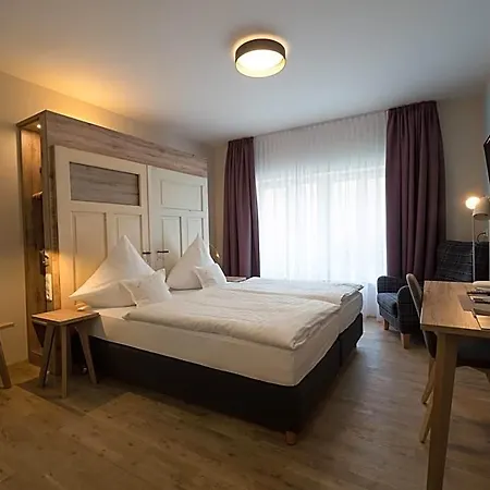 - Weinbar Fahr Away Hotel Volkach