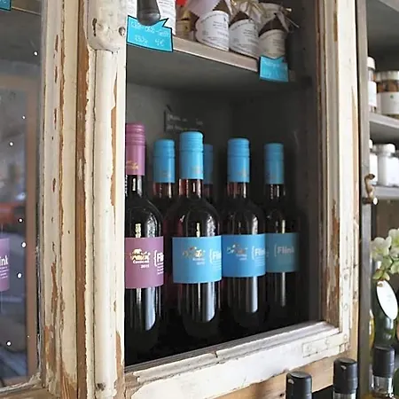 - Weinbar Fahr Away 3* 폴카흐