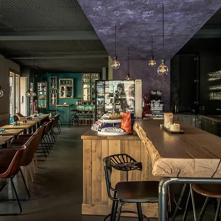 Hotel - Weinbar Fahr Away 3*