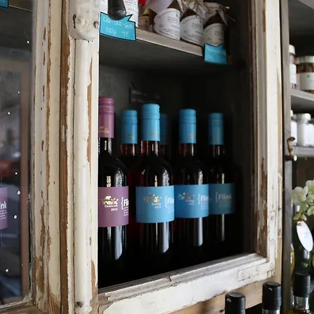 - Weinbar Fahr Away 3* Фольках