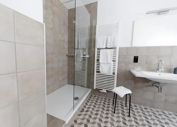 Hotel - Weinbar Fahr Away 3*