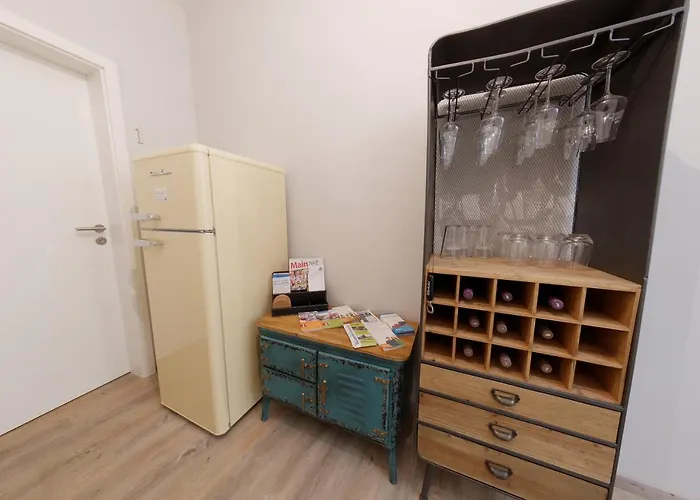 - Weinbar Fahr Away 3* Volkach